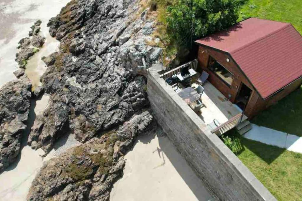 Cosy Portmor Log Cabin- Sea Views, Deck & Relaxation Malin Head ภายนอก รูปภาพ